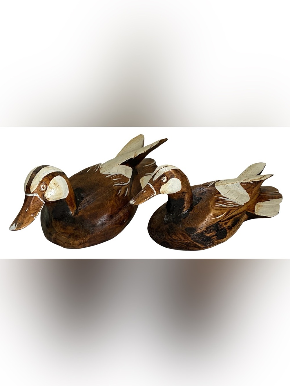 VINTAGE HAND CARVED WOODEN DUCKS DECORATIVE SET OF TWO HAND PAINTED